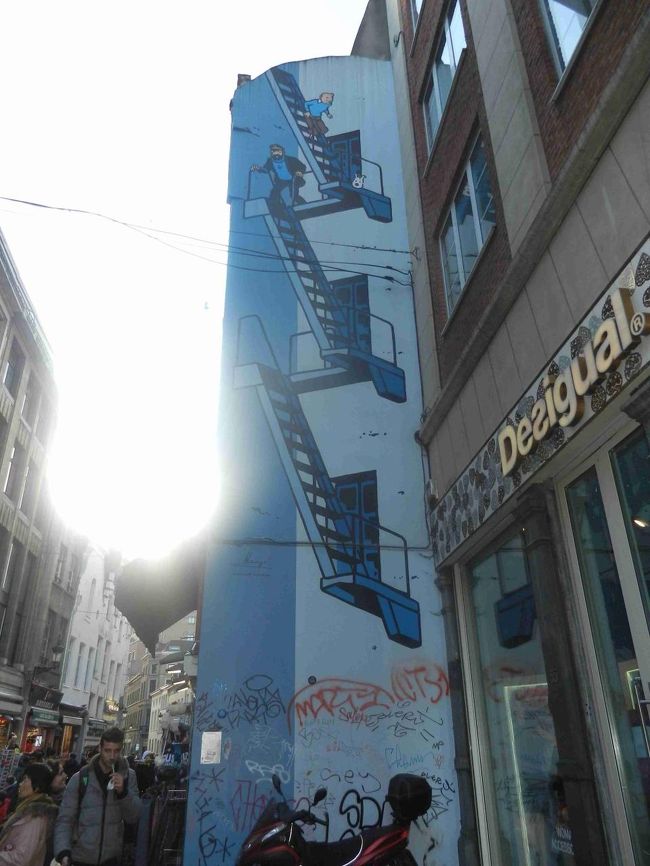 グランプラスを後にして小便小僧を見に行きます。<br /><br />その途中、あ、これってひょっとして。