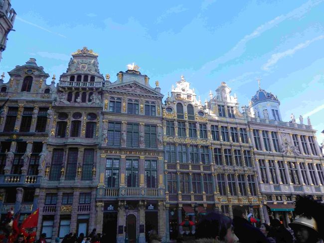 周りのギルドハウス。<br /><br />1月28日は旧正月だったので、中国のパレードなど催し物がここであったようです。<br />見ないで観光を続けます。