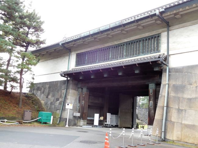 　桔梗門中から見た所<br /><br />　窓明館（休憩所）でビデオを見ます。<br /><br />