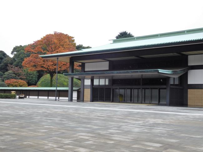 長和殿玄関と宮殿東庭