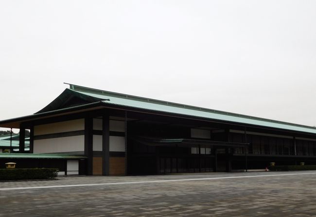 また宮殿東庭を歩きます。