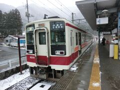 10:45
新藤原に到着。
東武鉄道から野岩鉄道に入ります。