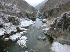 続いて、上流方向‥
まるで、水墨画の世界みたい。
うん、来て良かった、！