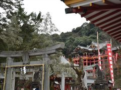 ところ変わって鹿島にある祐徳稲荷神社へ。
こちらは日本三大稲荷の一つといわれているそう。