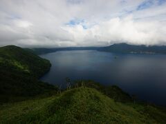 霧の摩周湖見えました！