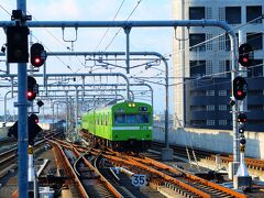奈良駅ではどこかでみた古い電車に巡り会いました。JR奈良線です。