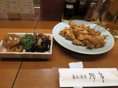 さて、あと新幹線の時間まで1時間半ぐらい。

じゃあ時間まで新幹線の近くで軽く1杯。

晩酌セット（小鉢2品＋串揚げ＋生ビール）1250円の看板につられ『珍串』に入ってみた。