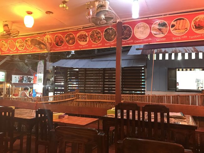 入り口にあるインドレストラン<br /><br />ウォーキングストリート中ほどにあるセブンイレブン前で撮影<br />https://youtu.be/VdHOPGyPPpI