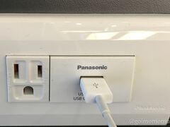 デパートなどの施設内にある充電スペース。
USBも使用でき便利です。流石台北(*^^*) 