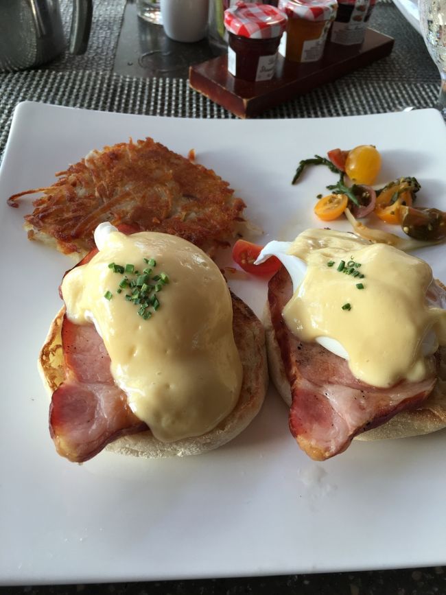 エッグベネディクト