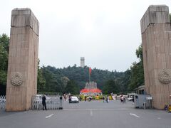 雨花台風景名勝区

中華門からタクシーで移動
特に行く所もなかったので近くだったので来てみました。