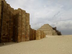 工事中のジェセル王階段ピラミッド