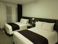 空港の目の前にあるコスタデルソル ウィンダムというホテルに２連泊します（2泊・税込330USドル）。リマ到着が深夜だったので少々高かったもののこちらにしましたが、キレイでいい感じ。