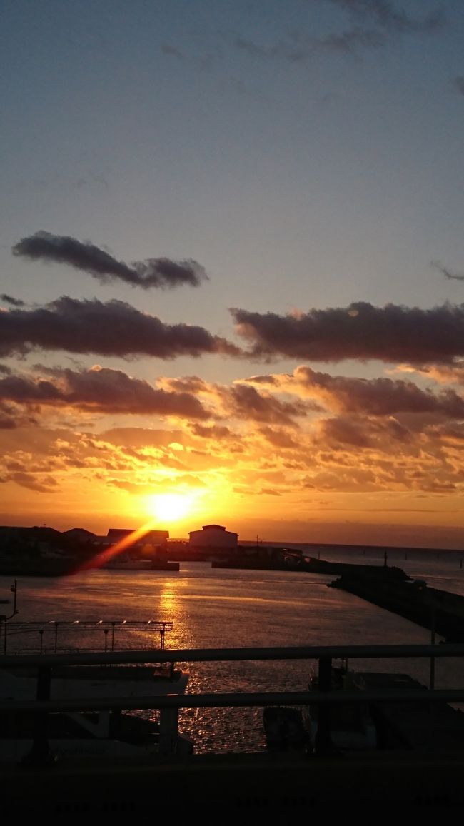 ホテルは海のそばなので、キレイな朝焼けを見ることができました。