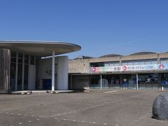 ほたるいかミュージアムは駅から約10分、道の駅に併設されている。

早速入館する。