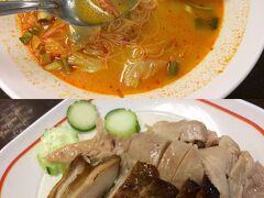 ◇22：00◇バンコク最後の食事は“トムヤンクンヌードル&カオマンガイ”の定番のタイ飯です。
量よし・味よし・安し、と三拍子揃ったローカルなフードコートです！
