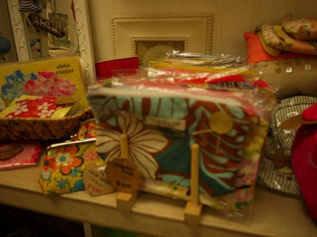 ５月に来た時には１つしか残ってなかったポーチ<br /><br />タイミングよく、いっぱいありました