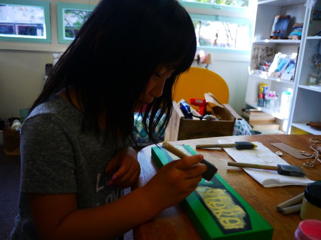 私も塗りたーい、と娘も手伝ってくれました