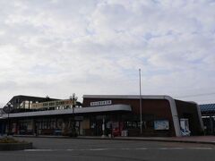 芦原温泉の最寄り駅はあわら湯のまち駅。
徒歩圏内に温泉旅館が点在している。