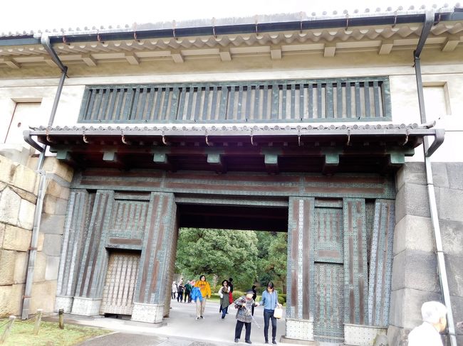 　桔梗門しつこく眺める。