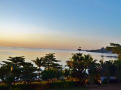 早朝は風も殆どなく、波も穏やかだ。しかし10時ごろか突然風が強くなり、波も立ち始める。
