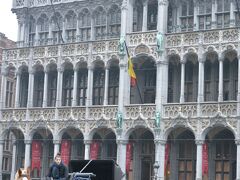 その対面の王の家もこれまた存在感スゴい。

元々公爵家の館で、王の家って名前なのに王様が住んだことはないらしい。