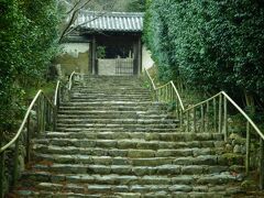 素敵なところ。
住宅地の中に、こんな古都・奈良らしい場所があるなんて。