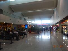 マニラ空港。