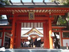 こちらが青島神社。
創建不詳、平安初期には記載あり。海幸彦・山幸彦神話が有名。
毎年巨人軍が必勝祈願に訪れる。