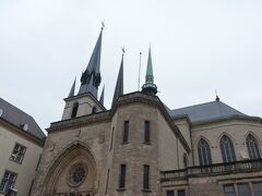 ノートルダム大聖堂へ。