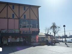 さて、最後は長崎グルメを堪能する。
長崎港にある出島ワーフにある飲食店に入る。