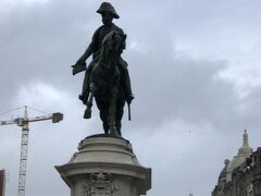 ペドロ4世の騎馬像