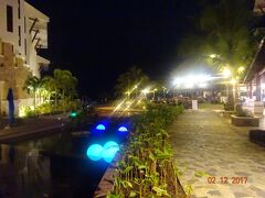 ホテルの夜景。