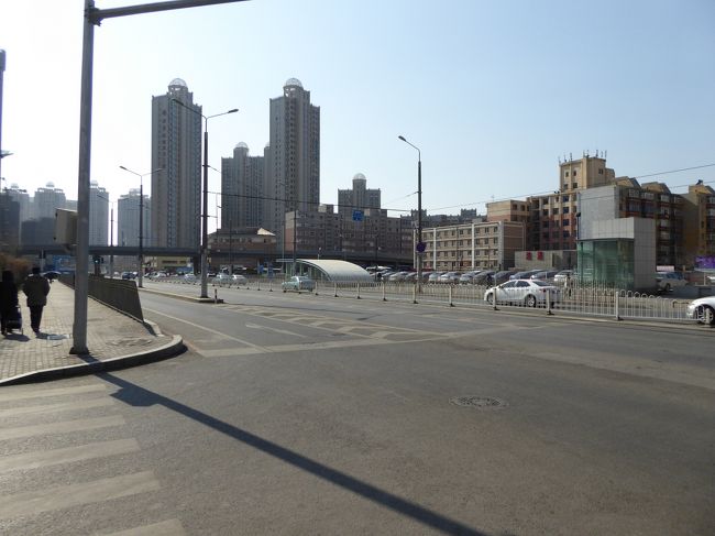 11:39 西安路×永平街<br />商店街もすぎて、住宅街が見えてきました。