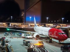 朝、ホテルで朝食をたんまりとってオスロ空港へ。ノルウェーエアシャトルでトロムソへ向かいます。