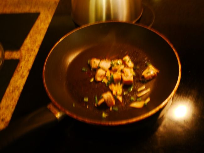 シンちゃんにはフライパンで火を通して食べさせました