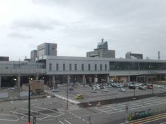 ホテルの部屋からはＪＲ富山駅がすぐ前に見えます。