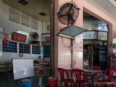 ダム市場近くのガイドブックに載っているベトナム風BBQ店です。