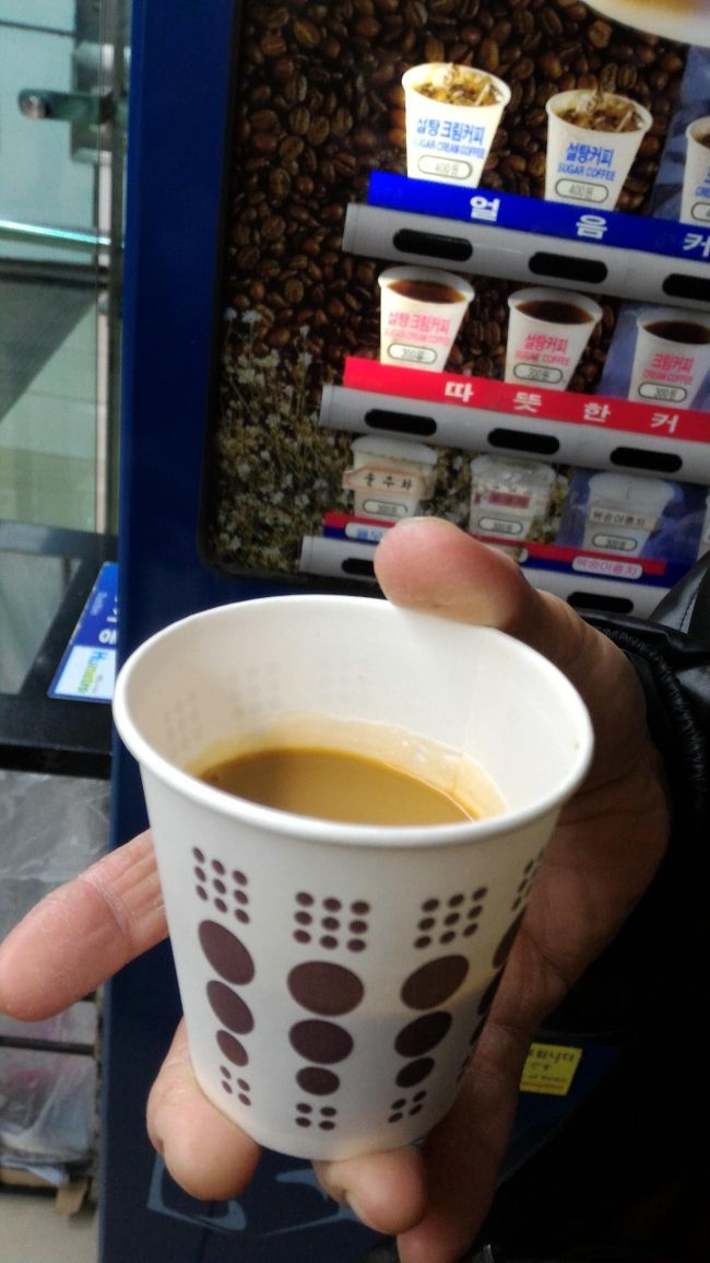 外の気温が-2度！<br /><br />大阪でも6度はあったので、こちらの夕方は寒いですね･･･