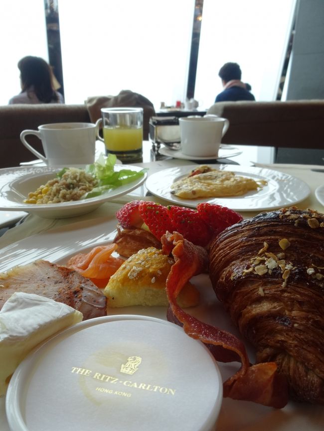 中華料理も洋食も大充実です。<br />和朝食も用意できます。といわれましたが<br />NO　THANKS。在住の人にはうれしいですね