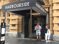 夕飯はオークランド在住の友人家族と「HARBOURSIDE」で豪華ディナー