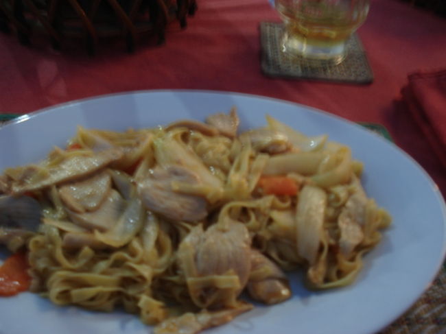 シアヌークビルの焼きうどん