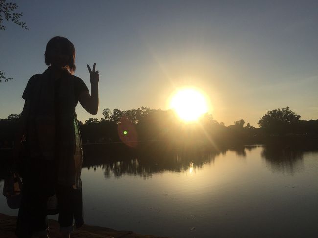 アンコールワットでも見れますよ。