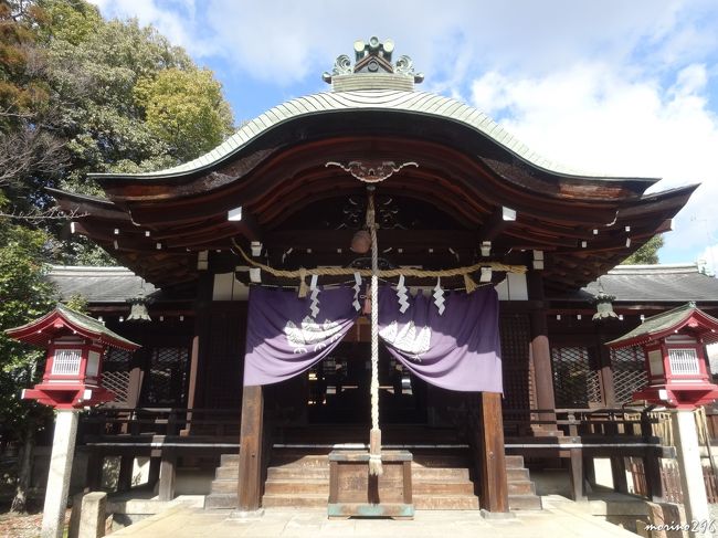 山崎　離宮八幡宮<br /><br />祭神は、<br />本殿に応神天皇、<br />左殿に酒解大神（さかとけのおおかみ）、<br />右殿に比売三神（ひめさんしん）<br />