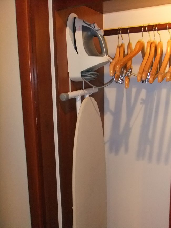 充実のハンガー類。