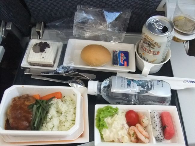 機内食は普通。