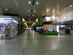 西鉄・福岡駅のホーム。
ここは西鉄大牟田線の終点駅です。