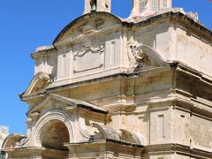 [Our Lady of Victoria Church　聖母ヴィクトリア教会]

1560年代に建造されたヴァレッタ最古の建物です。
現在のバロック様式のファサードは17世紀に改築されたもの。