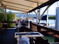 ポートダグラスを離れる前に行ったのが人気レストランのon the inlet
海に張り出しています
夜は予約必須です
http://ontheinlet.com.au/