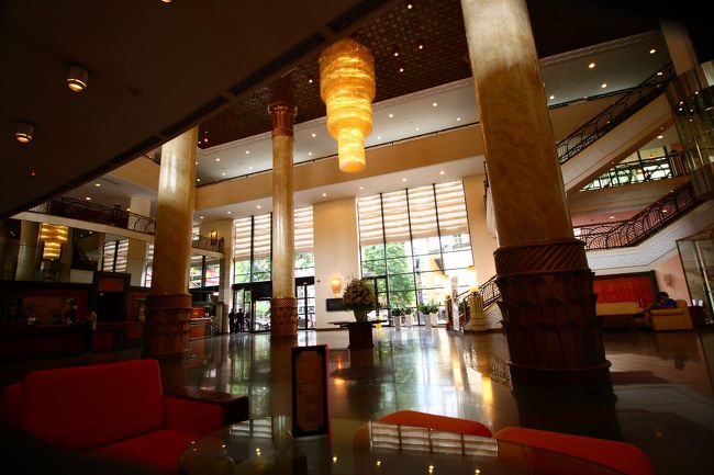ロビーが涼しくて生き返ります。